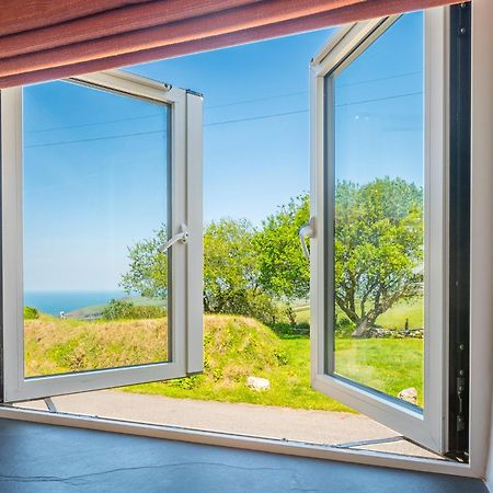 Polrunny Farm Seaberry Cottage With A Sea View And Log Burner ボスキャッスル エクステリア 写真