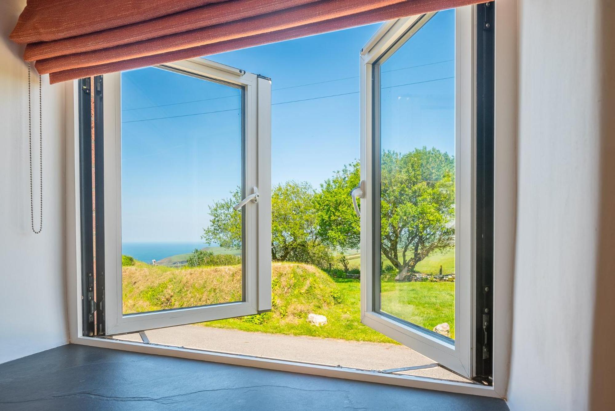 Polrunny Farm Seaberry Cottage With A Sea View And Log Burner ボスキャッスル エクステリア 写真